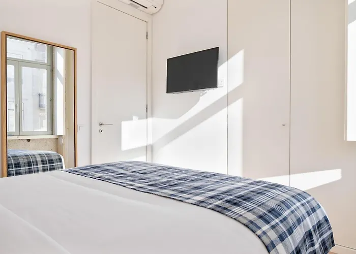 Mouzinho Da Silveira Unique Apartments, By Collection * פורטו